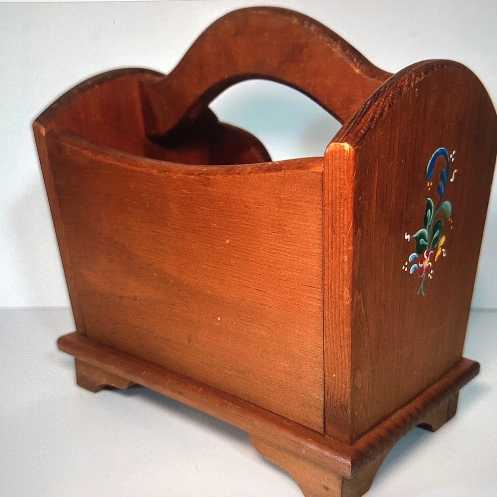 Folk Art Hand-Painted Wooden Carry Caddy with Children Motif - Picture 6 of 10